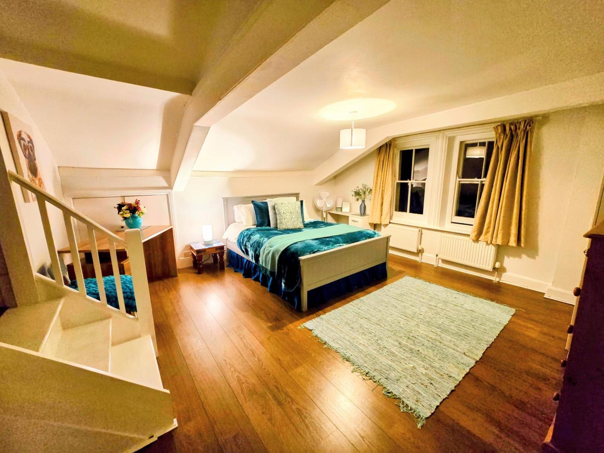 Cotswold Vip Regency Lodge Cheltenham Bagian luar foto